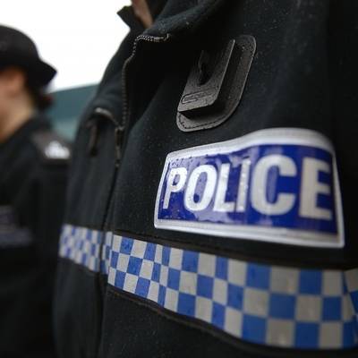 Мужчина с ножом напал на прохожих у входа в ТЦ в британском Манчестере