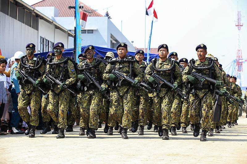 Военный парад в Индонезии обернулся конфузом