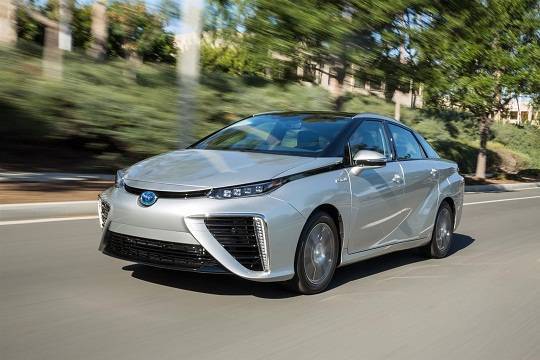 Toyota представила роскошный водородный седан