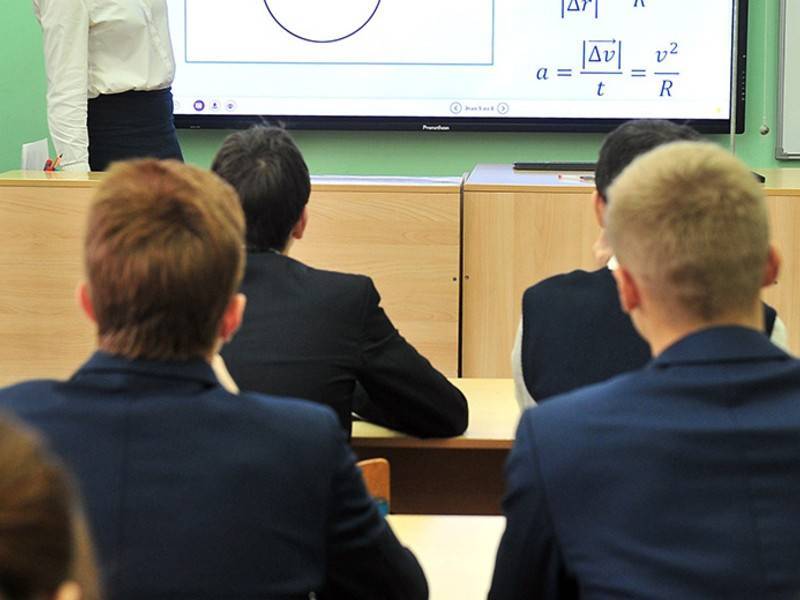 Родственников школьников возмутил поквартирный рейд учителей в Татарстане