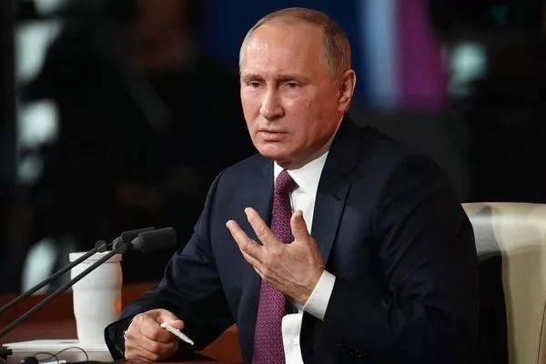 Путин заявил о необходимости назначения медикам «справедливой» зарплаты