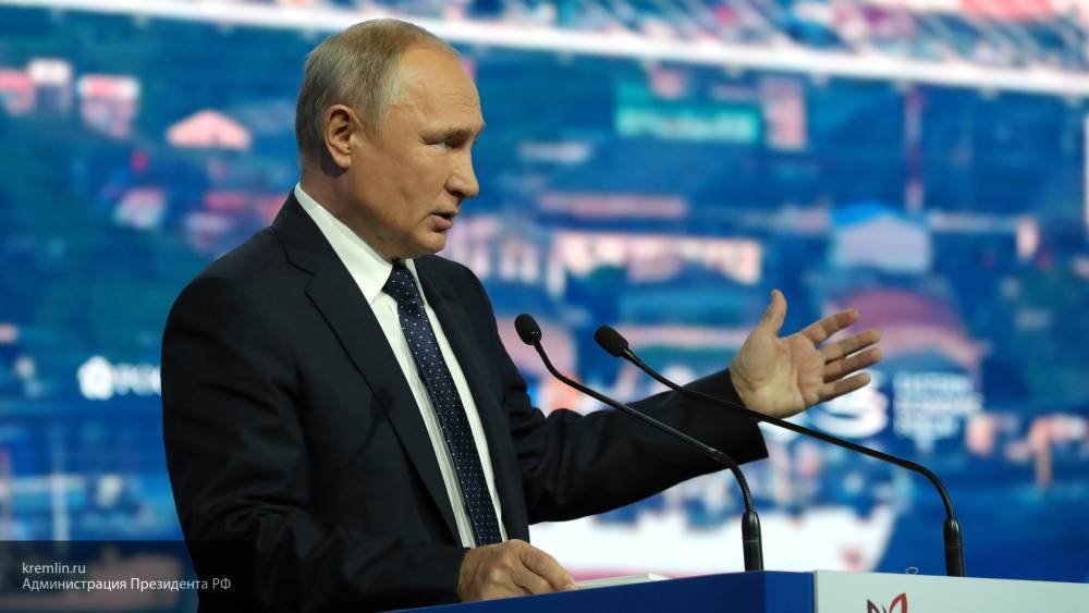 Путин заявил, что Россия начнет разрабатывать свои ракеты средней и малой дальности