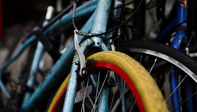 Молодой человек украл велосипед и продал его прохожему за 800 рублей