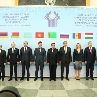 Лидеры стран СНГ подписали декларацию об экономическом сотрудничестве