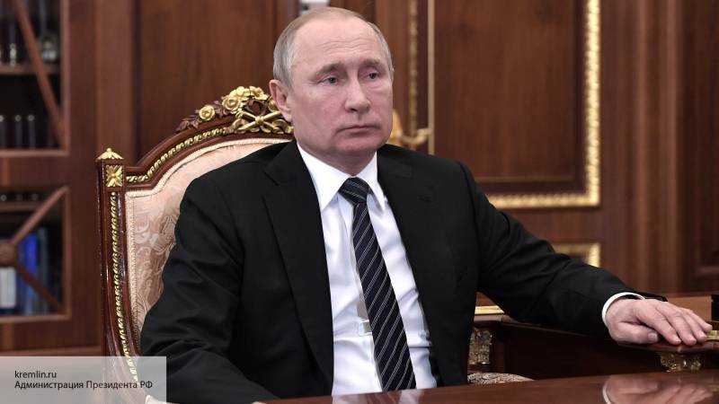 Владимир Путин выразил соболезнования родным и близким Алексея Леонова