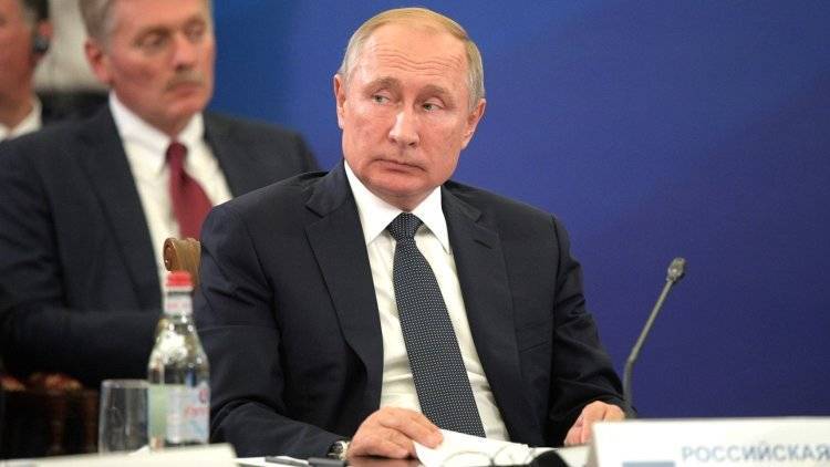 Путин прибыл на саммит СНГ в Ашхабаде