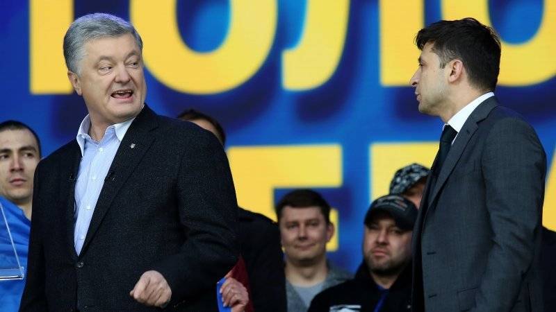 В Киеве рассказали, что поможет Зеленскому удержаться у власти
