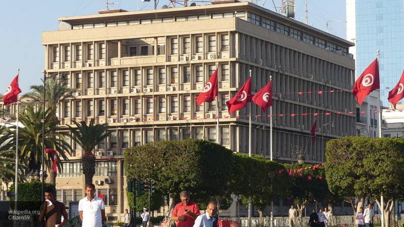 Западные СМИ пишут о еще одном шаге Туниса на пути к демократии