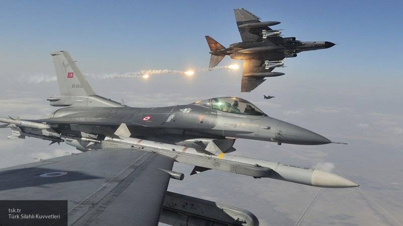 ВВС Турции по ошибке нанесли удар по базе спецназа США в Сирии