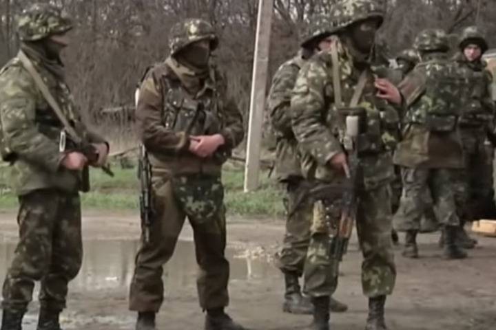 Нацбатальон "Азов" открыл огонь по украинской армии в Донбассе