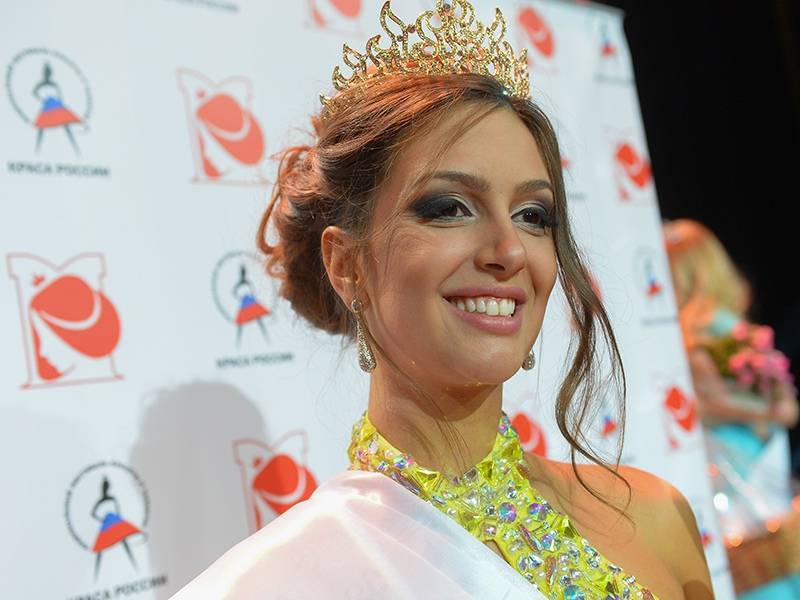 "Мисс Москва" заявила о претензиях на малазийский престол