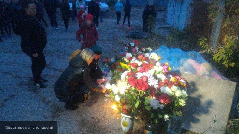 Жители Саратова устроили на месте гибели Лизы Киселевой стихийный мемориал