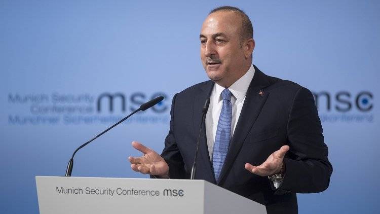 Глава МИД Турции заявил, что Анкара не собирается выпускать террористов ИГ* из тюрем в САР