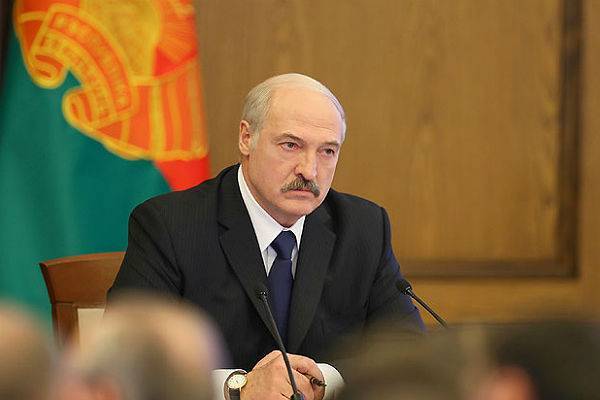 Лукашенко призвал лидеров стране СНГ не дать свергнуть Зеленского