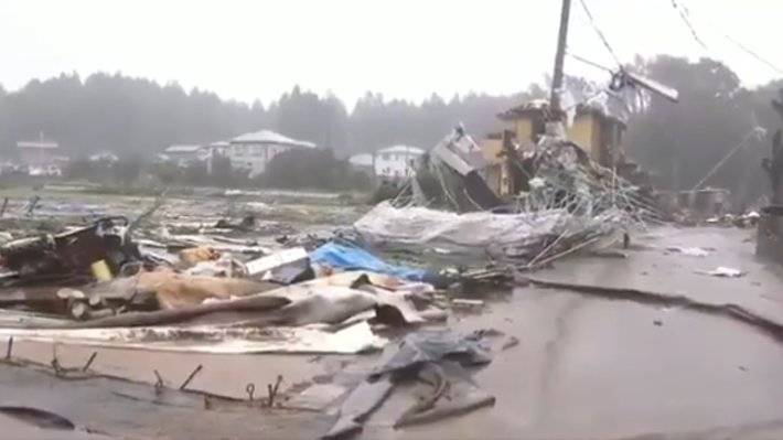 Очевидцы засняли разрушительные последствия тайфуна «Хагибис» в Японии