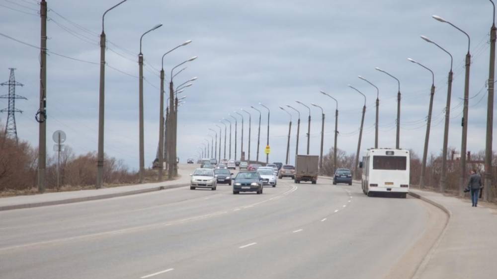 До зимы в Великом Новгороде отремонтируют покрытие Колмовского моста