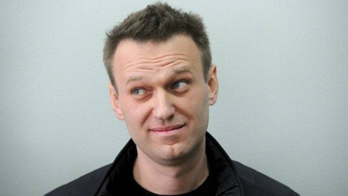 Почему навальновские миллионы приходят на счет Леониду Волкову?