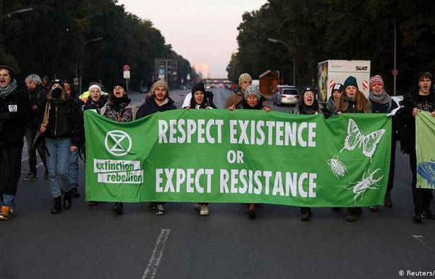 В Берлине полиция зачистила мост от экоактивистов после трехдневной блокады