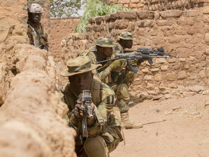 16 человек погибли при атаке боевиков на мечеть в Буркина-Фасо