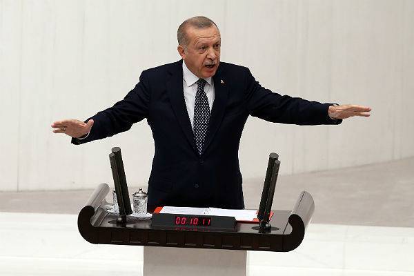 Эрдоган пригрозил Евросоюзу открыть границу для беженцев