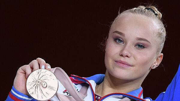 Мельникова завоевала бронзу в многоборье на ЧМ
