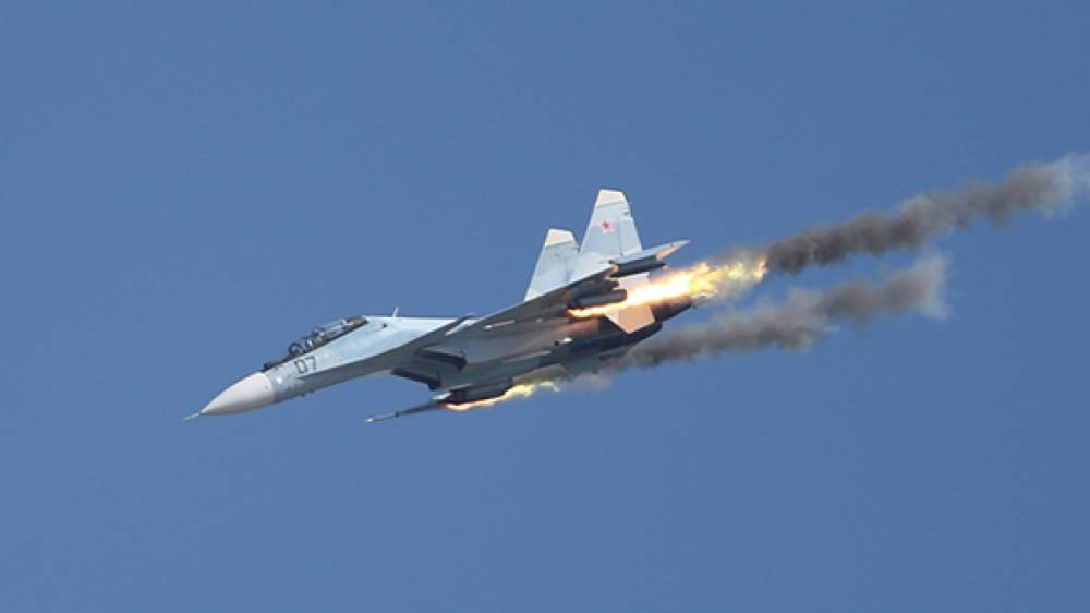 Экипажи истребителей Су-30СМ отработали ведение воздушных боев в Нижегородской области