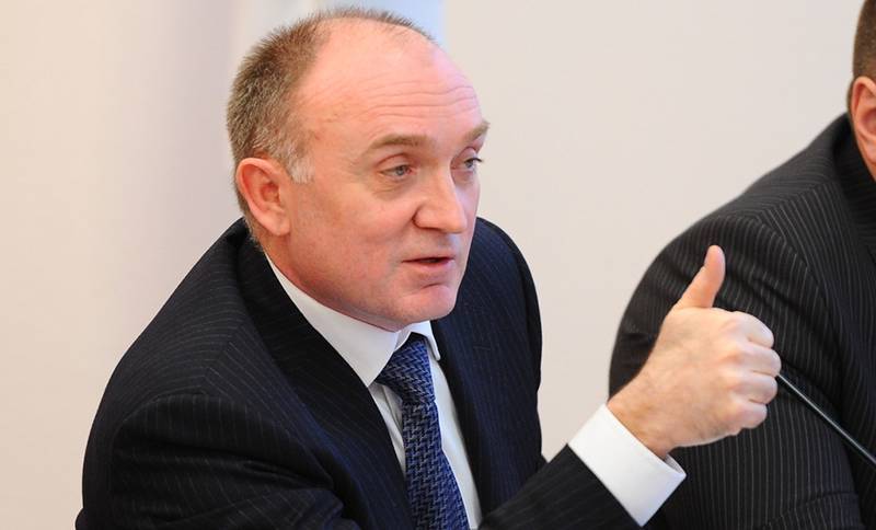 Обвиняемый в хищении 20 млрд рублей экс-губернатор сбежал из России