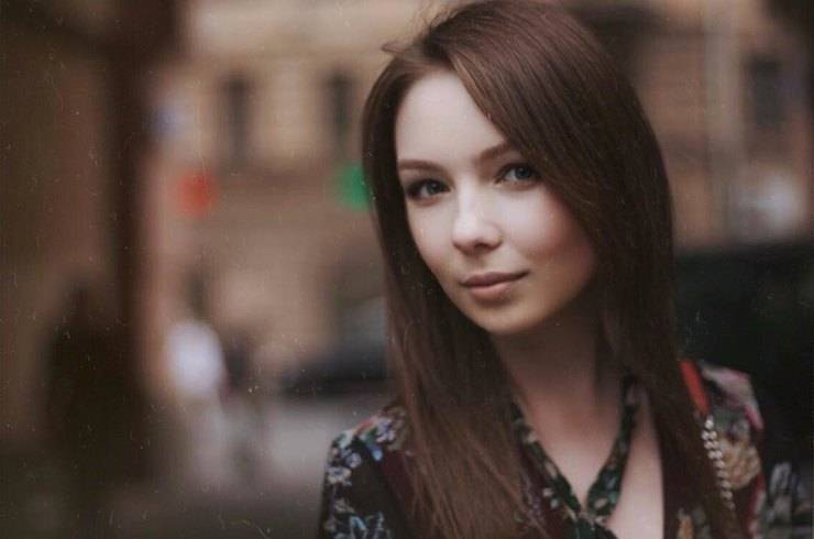 26-летняя дочь Сергея Шнурова на его последнем концерте лишилась телефона