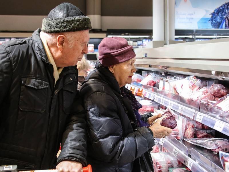 Пожилым россиянам посоветовали есть меньше мяса