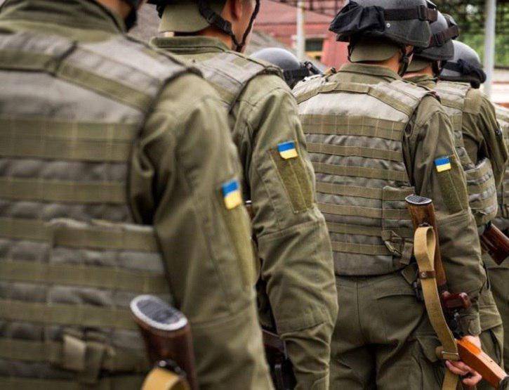 Пьяные военные разгромили прикладами магазин в Станице Луганской