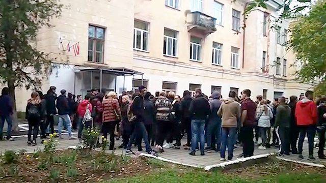 В Керченском колледже рассказали о смерти пострадавшей при стрельбе