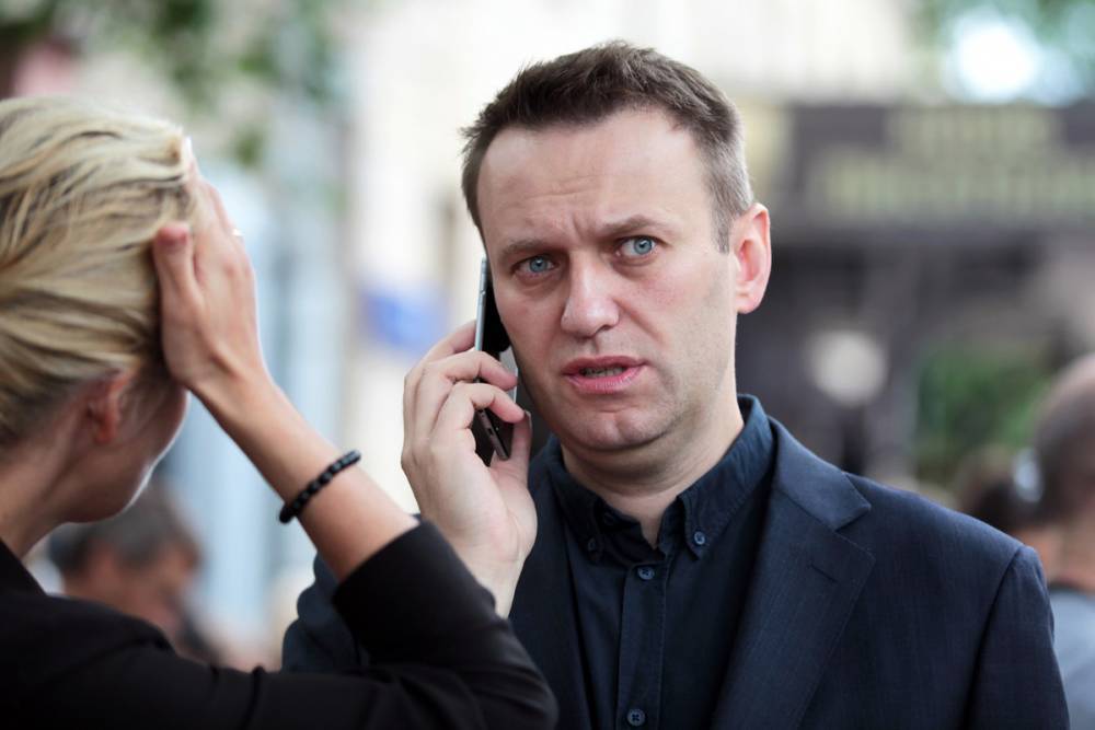 СМИ: Навальный улетел в Нью-Йорк