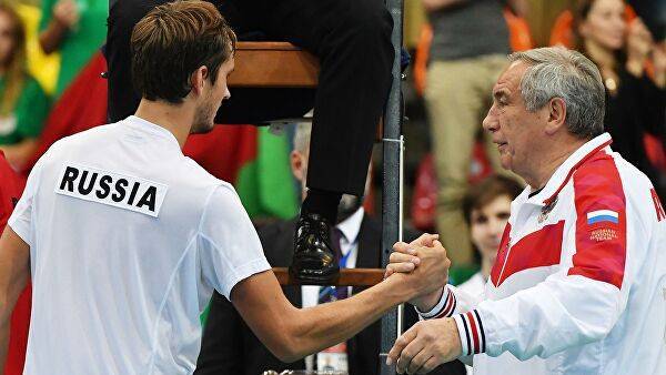 Тарпищев о финале турнира в Шанхае: Медведев играет интереснее, чем Зверев