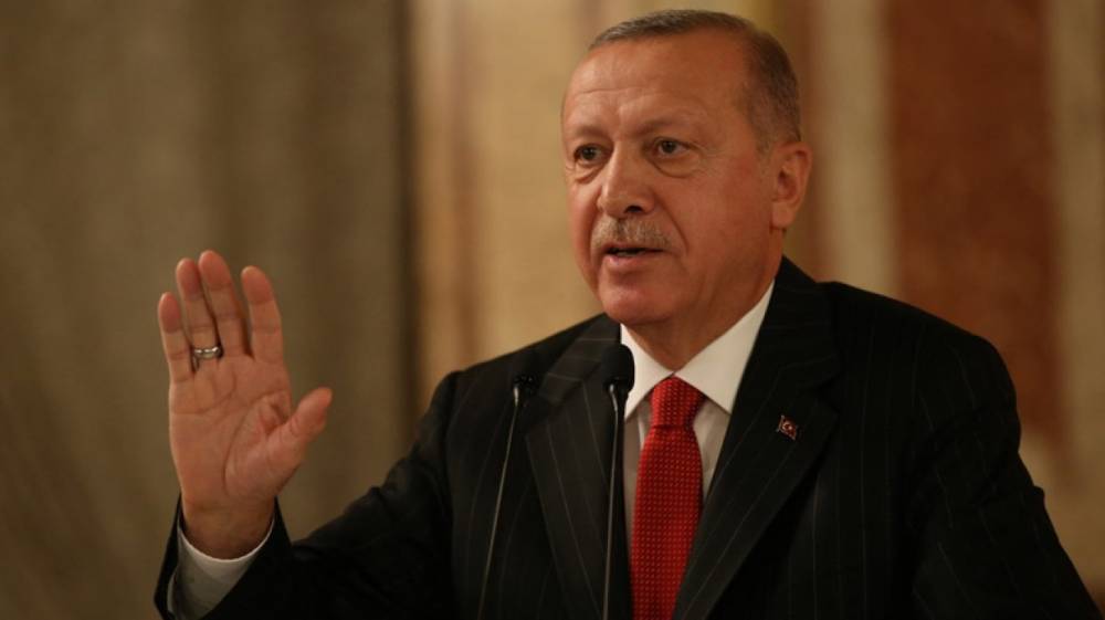 Эрдоган заявил, что угрозы санкций не остановят операцию Турции против курдских боевиков