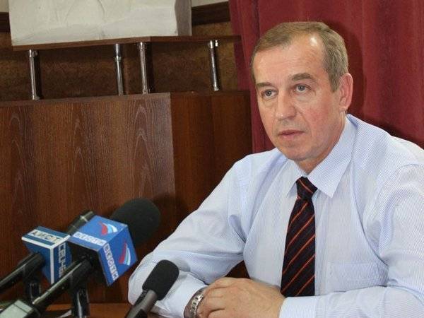 Иркутский губернатор Сергей Левченко увеличил себе оклад. Объяснил это заботой о бюджетниках
