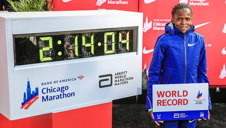 Кенийка Косгей обновила мировой рекорд в марафоне