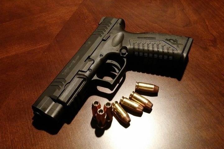 Полицейский застрелил темнокожую женщину в ее доме в США