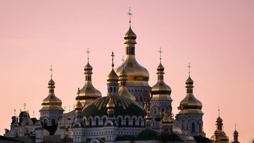 Политические игры вынуждают Греческую церковь признать украинских раскольников