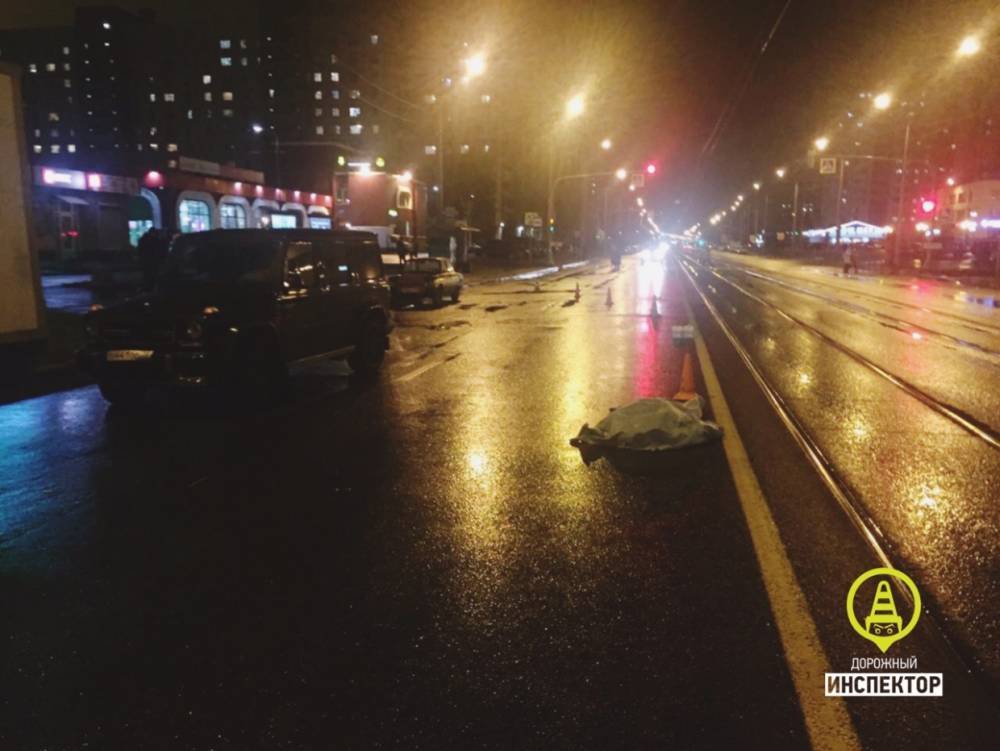 Перед смертельной встречей с «геликом» пешеход находился на трамвайных путях