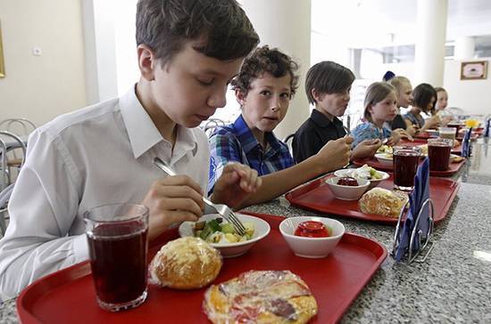 Глава Роспотребнадзора рассказала, как родители могут повлиять на школьное питание