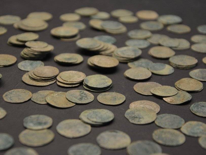 Около тысячи средневековых монет найдены в лесу в Дании