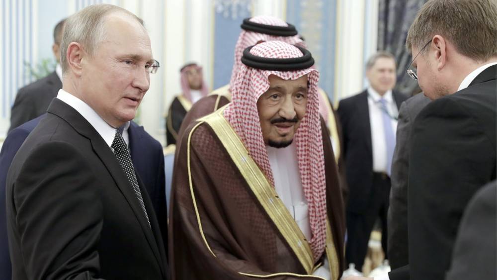 Путина во дворце короля Саудовской Аравии встретили под фанфары