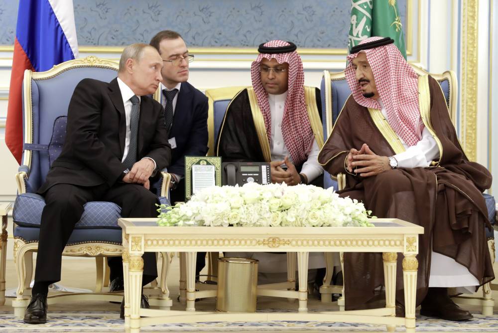 Путин и саудовский король прибыли на переговоры на электрокаре