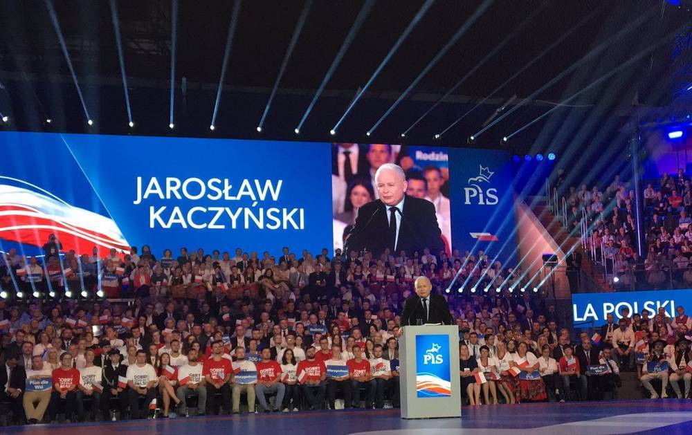 На парламентских выборах в Польше лидирует правящая партия Ярослава Качиньского