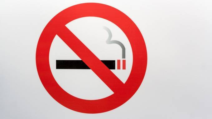 Пассивное курение уменьшилось на 40% в России