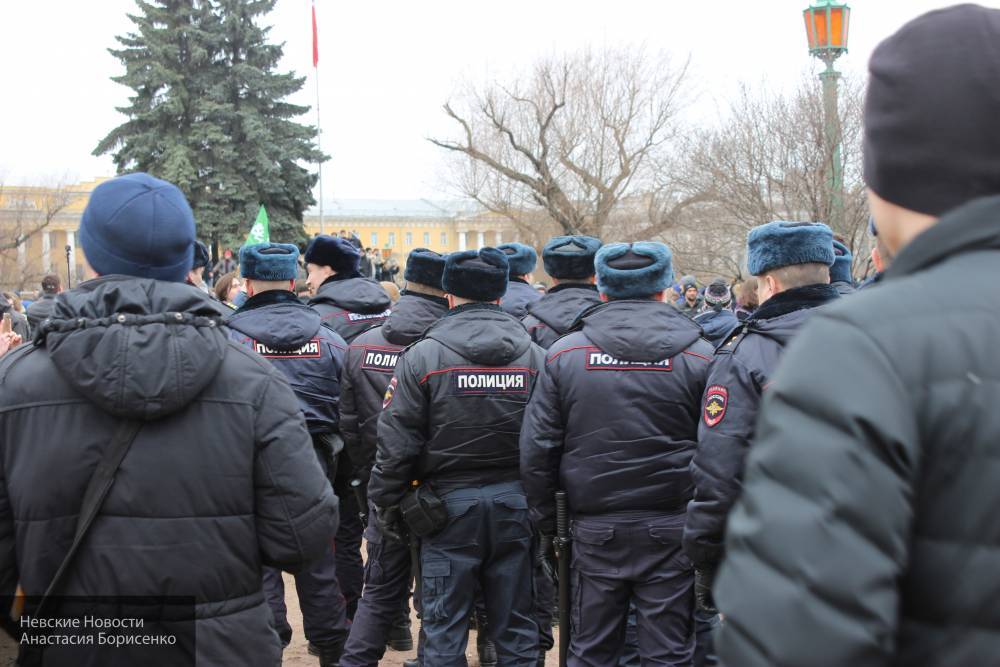 Полиция снова провела обыски у активистов незаконных акций в Москве