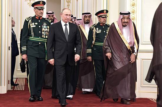 Путин обсудил в Саудовской Аравии военно-техническое сотрудничество