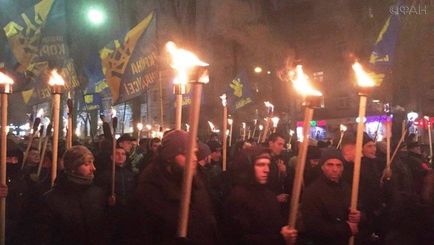 В Госдуме прокомментировали поход главы кабмина Украины на концерт неонацистов