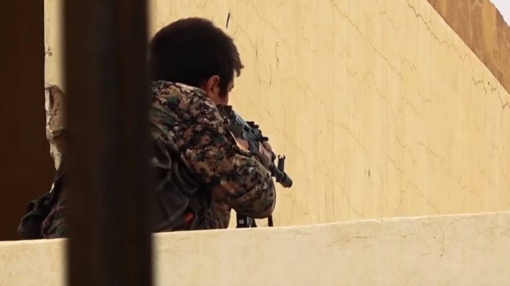 ИГ заявило о трех атаках на курдских боевиков к востоку от Евфрата