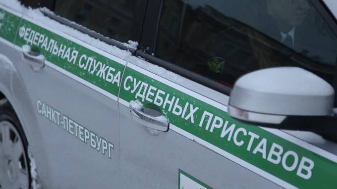 В Петербурге восстановили на работу двух незаконно уволенных сотрудников